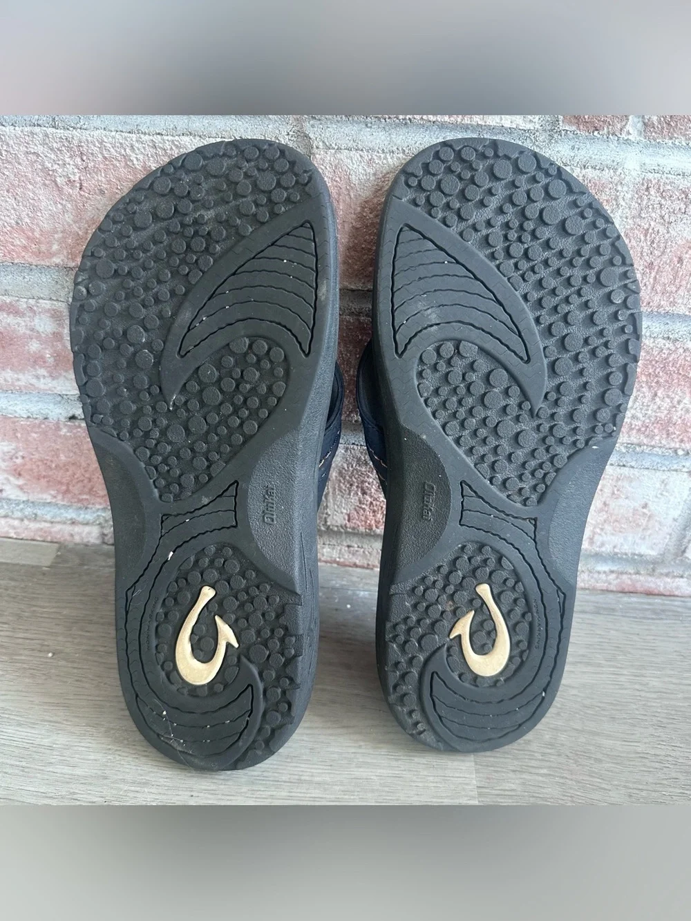 Olukai Hokua Flip Flop Thong Sandals Men’s 7 Navy Blue Beach Summer Comfort